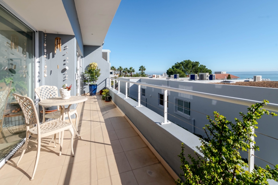 3 Bedroom Property for Sale in Sea Point Western Cape